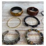 Vintage Costume Jewelry Bracelet Lot 30pc Unsorted Craft Resell