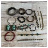 Vintage Costume Jewelry Bracelet Lot 14pcs Mixed Styles Bangles Cuffs 15 oz