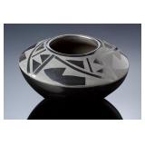 Santanita Suazo Santa Clara Pueblo Blackware Matte & Polished Pottery Pot