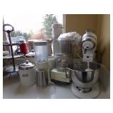 KitchenAide Mixer, Cuisinart Food Processor, Blender 