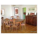 Oak Dining Table w/ 2 Leafs. 6 Oak Dining Chairs