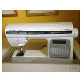 Husqvarna Viking Platinum 770 Quilting Sewing Machine