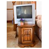 Vintage Wood (Oak) End Table / Cabinet