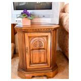 Vintage Wood (Oak) End Table / Cabinet