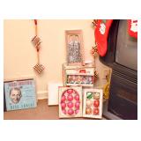 Vintage Christmas Ornaments & Decor