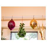 Vintage Christmas Ornaments & Decor