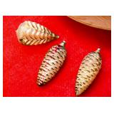 Vintage Christmas Ornaments & Decor