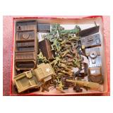 Vintage Army Figures / Toys