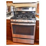 BUY IT NOW! Lot #164, GE Stove with 5 Burners, $500