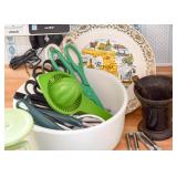 Kitchen Utensils, Mixing Bowl, Mortar & Pestle, Florida Souvenir Plate