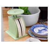 Small Kitchen Scale, Souvenir Plates