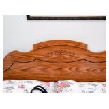Bed / Headboard