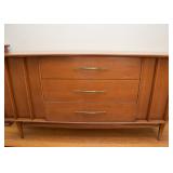 Very Nice Mid Century Modern Buffet / Sideboard