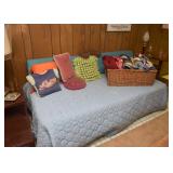 Vintage Daybed, Throw Pillows