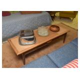 Vintage Coffee / Cocktail Table