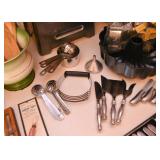 Kitchen Utensils & Gadgets
