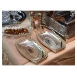 Serving Trays / Baskets
