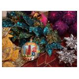 Christmas Ornaments & Decor