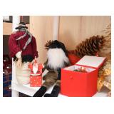 Christmas Ornaments & Decor