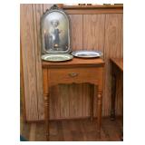 Vintage Sewing Machine Table (Top flips open)