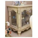 Vintage Display Cabinet / Vitrine