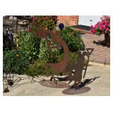 Rusty Iron Garden Statues / Silhouettes