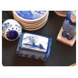 Delft / Blue & White Pottery / Collectibles