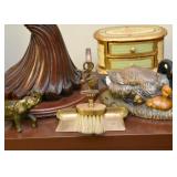 Brass Crumb Sweeper, Figurines