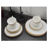 Royal Doulton English Fine Bone China (Alice Pattern), 4 Settings