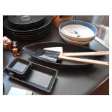 Black Dinnerware / Dishes