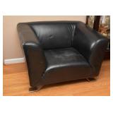 Black Leather Lounge Chair