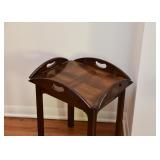 Traditional End Table with Tray Top 