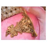 Gilt Acanthus Leaf Wall Display Shelf / Sconce