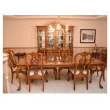 Beautiful Traditional Dining Table w/ 6 Chairs (2 Leaves included, Table is 93" L w/ one leaf x 45" 