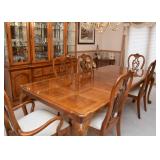 Beautiful Traditional Dining Table w/ 6 Chairs (2 Leaves included, Table is 93" L w/ one leaf x 45" 