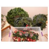 Christmas Decor / Decorations (Wreaths & Centerpiece)