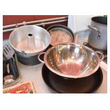 Baking Pans, Colander 