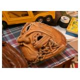 Baseball Mitts / Gloves
