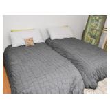 Pair of Twin Beds, Bed Linens