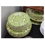 Outdoor / Picnic Plates & Dinnerware