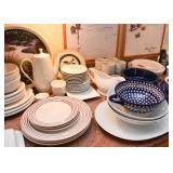 Dinnerware / Dishes