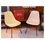 Howard Miller Mid Century Modern Fiberglass / Molded Plastic Chairs (2)