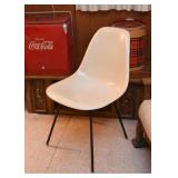 Howard Miller Mid Century Modern Fiberglass / Molded Plastic Chairs (2)