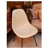 Howard Miller Mid Century Modern Fiberglass / Molded Plastic Chairs (2)