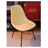 Howard Miller Mid Century Modern Fiberglass / Molded Plastic Chairs (2)