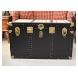 Vintage Steamer Trunk (very good condition)