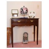 Traditional Console / Entry Table