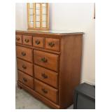 Chest of Drawers / Dresser