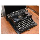 Antique / Vintage Royal Manual Typewriter