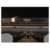 Antique / Vintage Royal Manual Typewriter